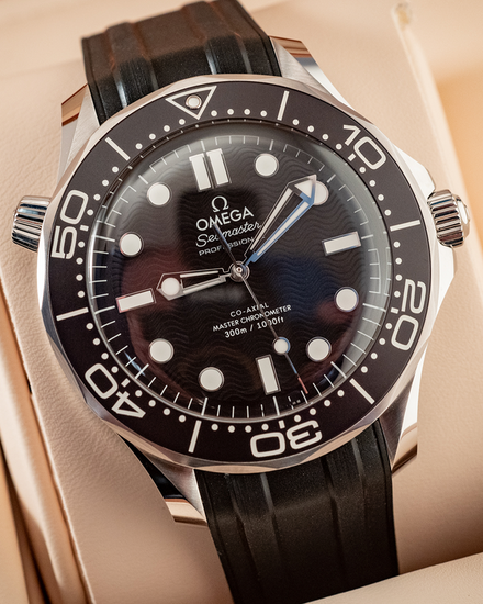 2025 Omega Seamaster Diver 300M 42MM Black Dial Rubber Strap (210.32.42.20.01.003)
