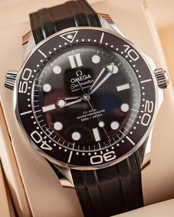 2025 Omega Seamaster Diver 300M 42MM Black Dial Rubber Strap (210.32.42.20.01.003)