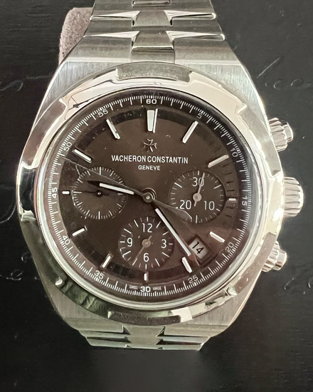 2017 Vacheron Constantin Overseas Chronograph 42.5MM Brown Dial Steel Bracelet (5500V/110A-B147)