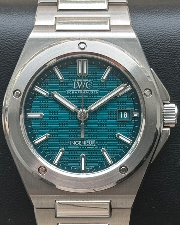 2025 IWC Schaffhausen Ingenieur 40MM Teal Dial Steel Bracelet (IW328903)