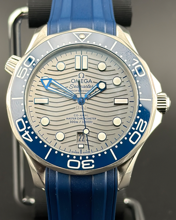 2020 Omega Seamaster Diver 300M 42MM Grey Dial Rubber Strap (210.32.42.20.06.001)