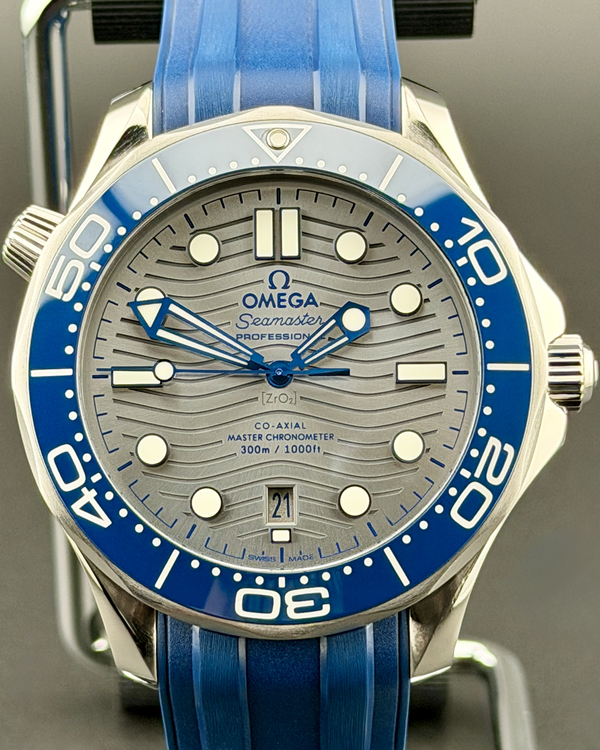 2019 Omega Seamaster Diver 300M 42MM Grey Dial Rubber Strap (210.32.42.20.06.001)
