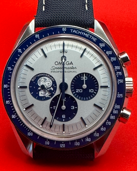 2025 Omega Speedmaster "Silver Snoopy Award" 42MM Silver Dial Textile Strap (310.32.42.50.02.001)