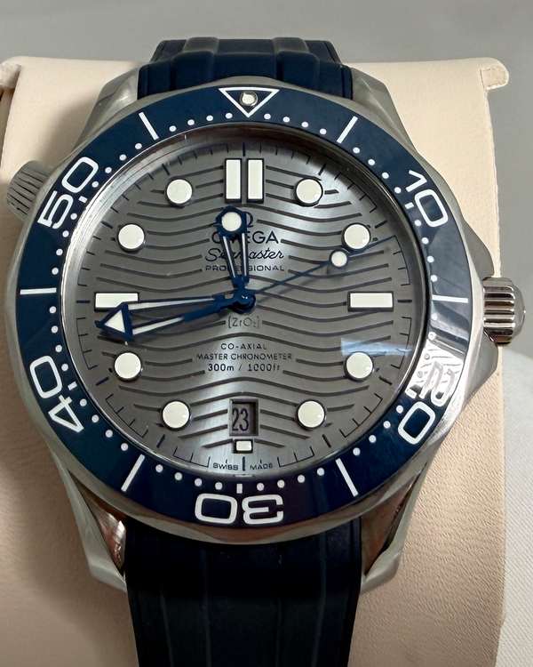 No Reserve - 2025 Omega Seamaster Diver 300M 42MM Grey Dial Rubber Strap (210.32.42.20.06.001)