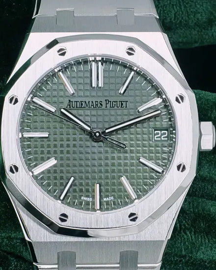 2025 Audemars Piguet Royal Oak 41MM Green "Khaki" Dial Steel Bracelet (15510ST.OO.1320ST.09)