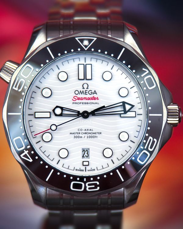 2020 Omega Seamaster Diver 300M 42MM White Dial Steel Bracelet (210.30.42.20.04.001)