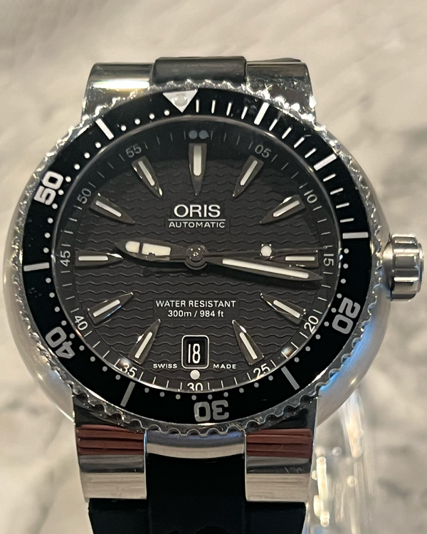 Oris Divers Date 44MM Black Dial Rubber Strap (01 733 7533 8454 07 8 24 01PEB)