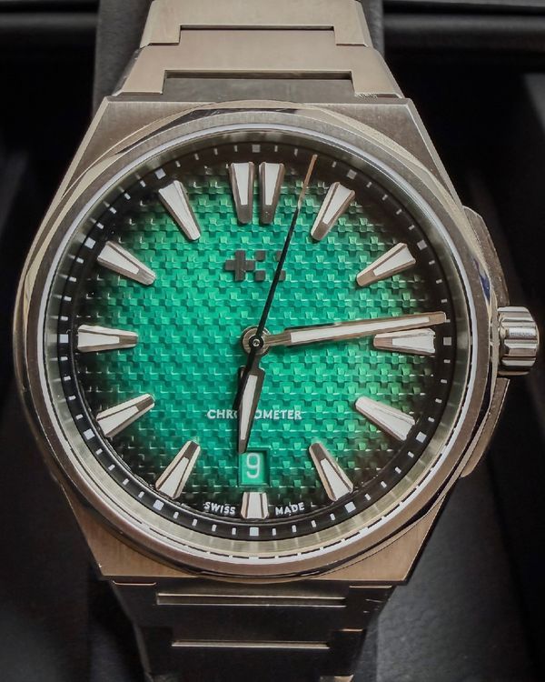 2025 Christopher Ward The Twelve 40MM Aurora Green Dial Titanium Bracelet (C12-40ADC1-T00V0-B0)