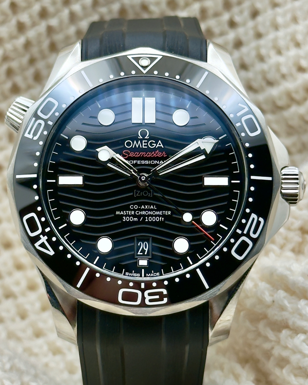 2025 Omega Seamaster Diver 300M 42MM Black Dial Rubber Strap (210.32.42.20.01.001)