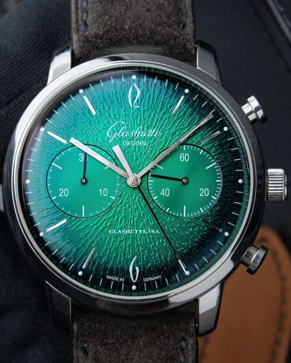 2021  Glashütte Original Sixties "Annual Edition" 42MM Green Dial Leather Strap (1-39-34-05-22-04)