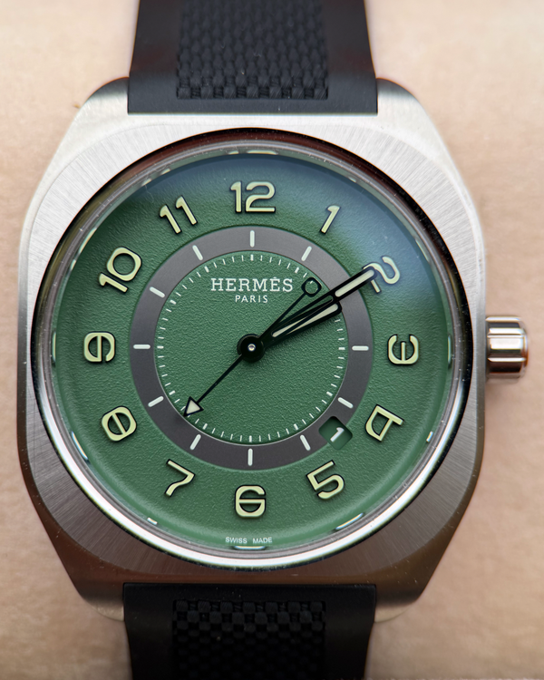 No Reserve - 2025 Hermès H08 39MM Green Dial Rubber Strap (SP1.747C)