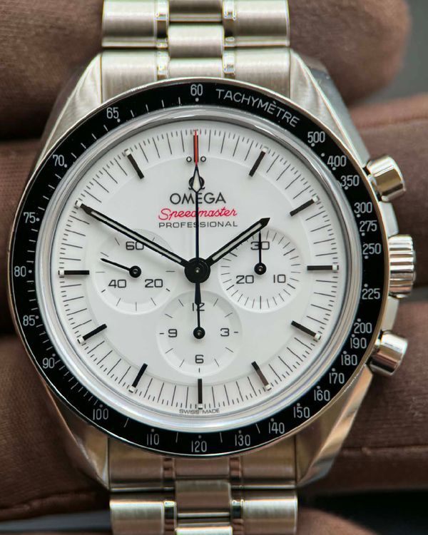 2024 Omega Speedmaster Professional Moonwatch 42MM White Dial Steel Bracelet (310.30.42.50.04.001)