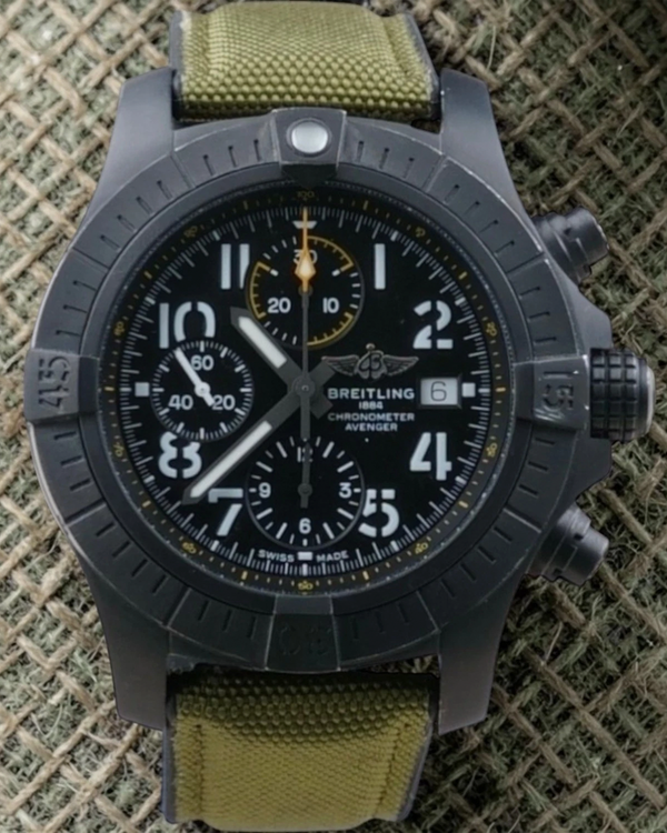 Breitling Avenger (V13317)