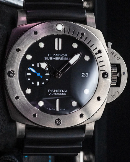 2019 Panerai Submersible Luminor 1950 47MM Black Dial Rubber Strap (PAM01305)
