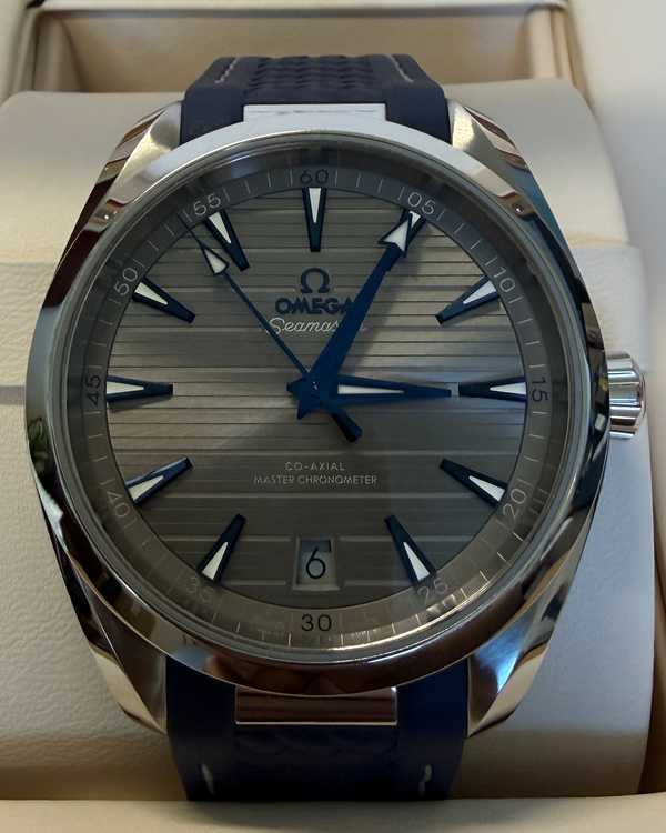 2023 Omega Seamaster Aqua Terra 150M 41MM Grey Dial Rubber Strap (220.12.41.21.06.001)