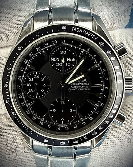2017 Omega Speedmaster Day-Date 40MM Black Dial Steel Bracelet (3220.50.00)