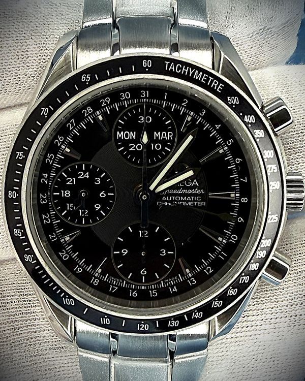 2017 Omega Speedmaster Day-Date 40MM Black Dial Steel Bracelet (3220.50.00)