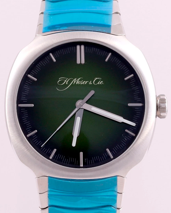 H. Moser & Cie Streamliner (6200-1200)