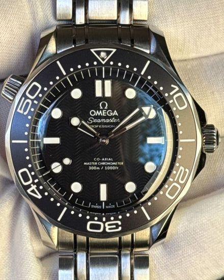 2025 Omega Seamaster Diver 300M 42MM Black Dial Steel Bracelet (210.32.42.20.01.005)