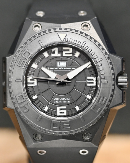 2010 Linde Werdelin Hard Black II Oktopus 1111M L. E. 46MM Black Dial Rubber Strap (LW WR1111 MOKT B61788)