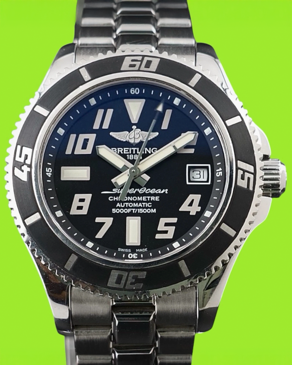 Breitling Avenger (A17364)