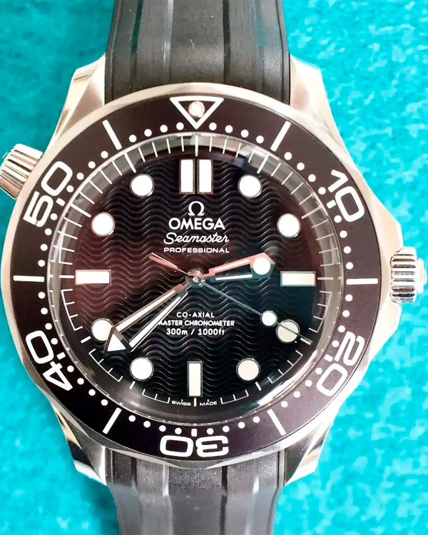2026 Omega Seamaster Diver 300M 42MM Black Dial Rubber Strap (210.32.42.20.01.003)