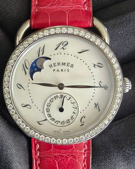 Hermès Arceau Petite Lune 38MM Mother of Pearl Dial Leather Strap (W049093WW00)