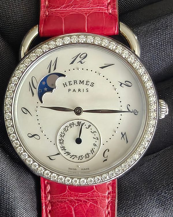 Hermès Arceau Petite Lune 38MM Mother of Pearl Dial Leather Strap (W049093WW00)