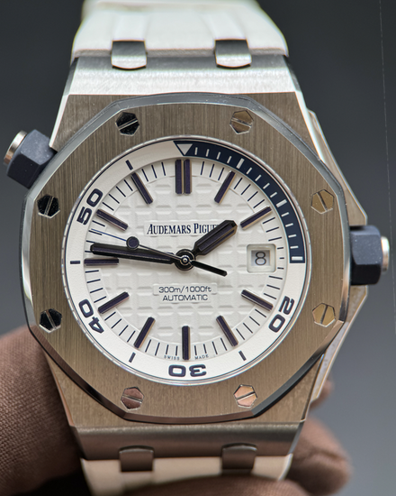 2019 Audemars Piguet Royal Oak Offshore Diver 42MM White Dial Rubber Strap (15710ST)