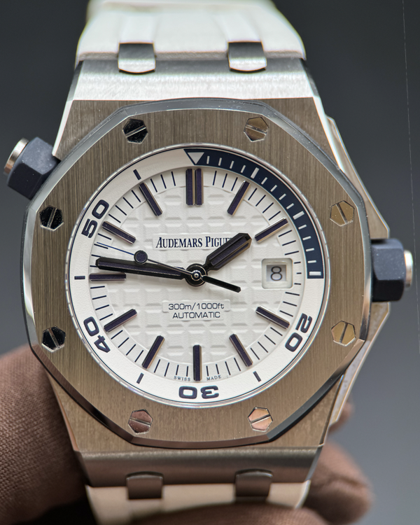 2019 Audemars Piguet Royal Oak Offshore Diver 42MM White Dial Rubber Strap (15710ST)