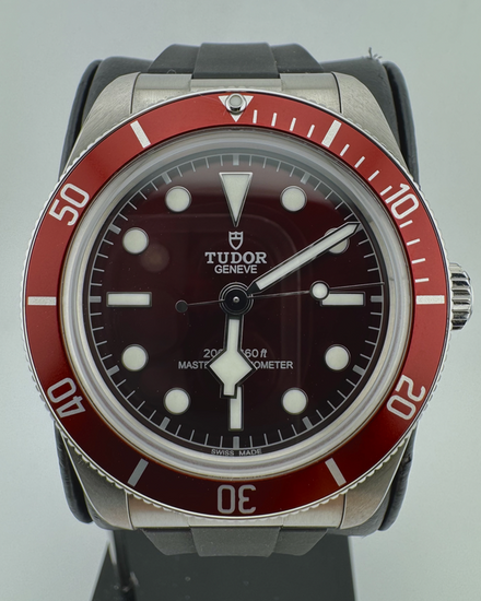 No Reserve - 2025 Tudor Black Bay 58' 39MM Burgundy Dial Rubber Strap (7939A1A0RU)