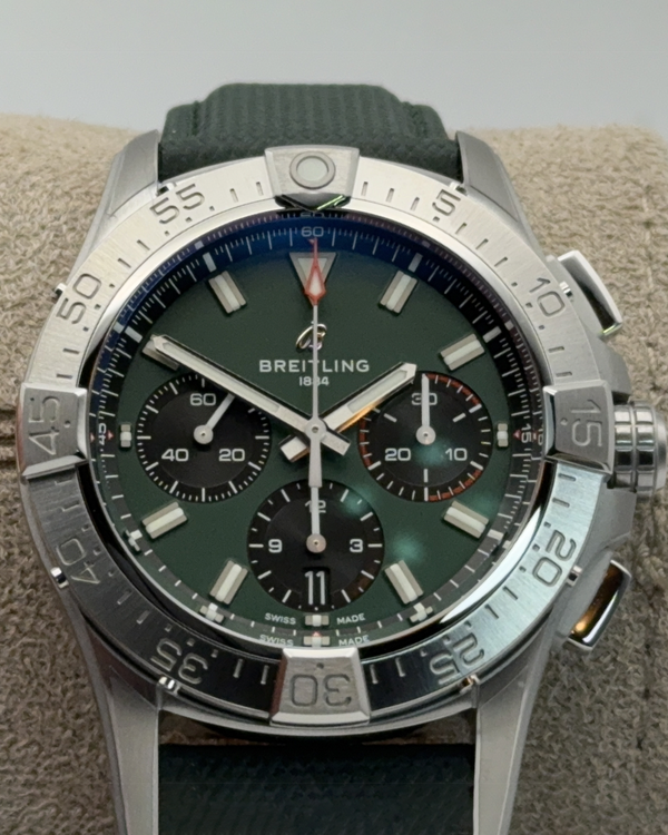 2026 Breitling Avenger B01 Chronograph 42MM Green Dial Leather Strap (AB0146)