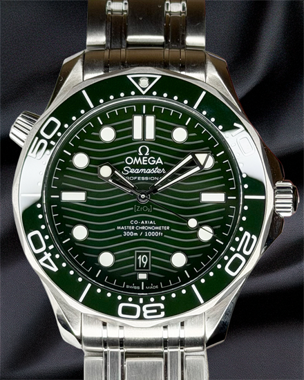 No Reserve - 2023 Omega Seamaster Diver 300M "Seaweed" 42MM Green Dial Steel Bracelet (210.30.42.20.10.001)