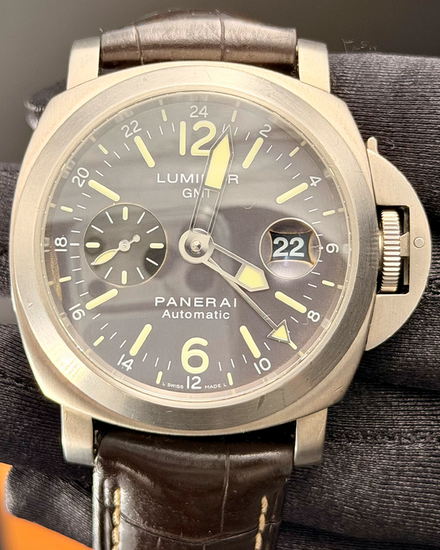 2004 Panerai Luminor GMT 44MM Grey Dial Leather Strap (PAM00089)