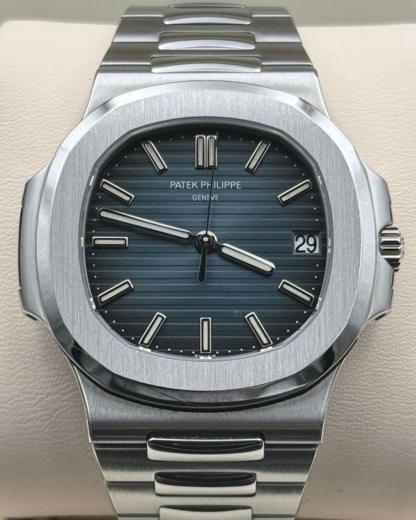 2011 Patek Philippe Nautilus 40MM Blue Dial Steel Bracelet (5711/1A-010)