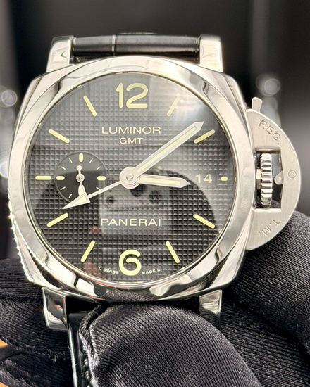 2015 Panerai Luminor 1950 3 Days GMT Acciaio 42MM Black Dial Leather Strap (PAM00535)