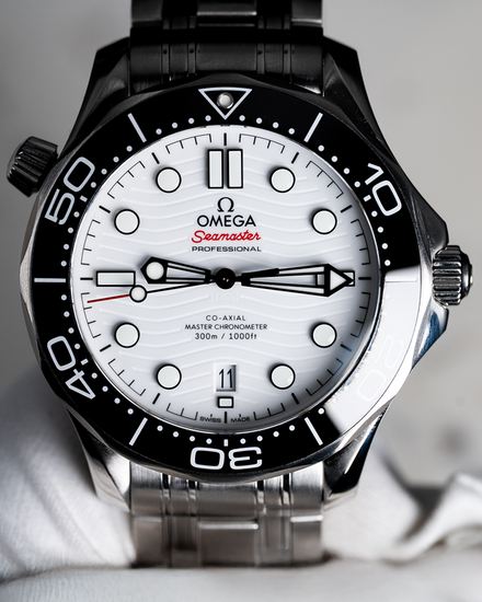 2022 Omega Seamaster Diver 300M 42MM White Dial Steel Bracelet (210.30.42.20.04.001)
