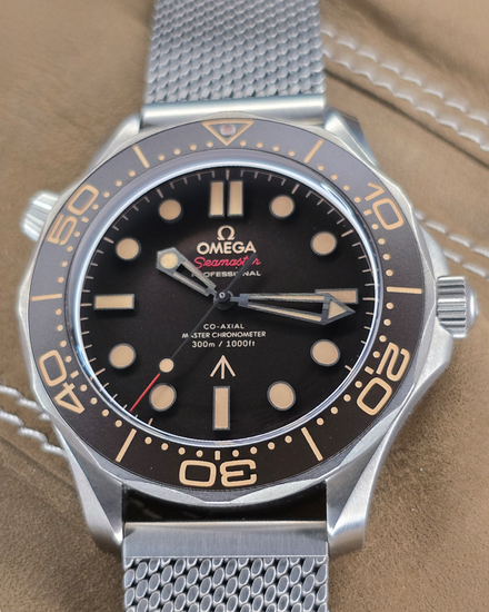 2022 Omega Seamaster Diver 300M "007 James Bond No Time To Die" Edition 42MM Brown Dial Titanium Bracelet (210.90.42.20.01.001)