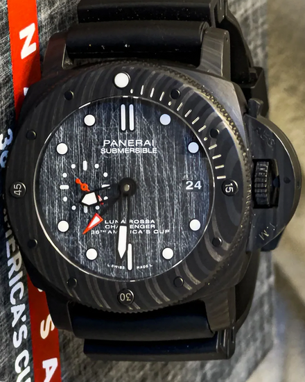 2020 Panerai Submersible Luna Rossa 47MM Black Dial Rubber Strap (PAM01039)
