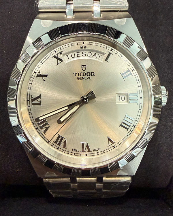 (WORKING) Tudor Royal (28600)