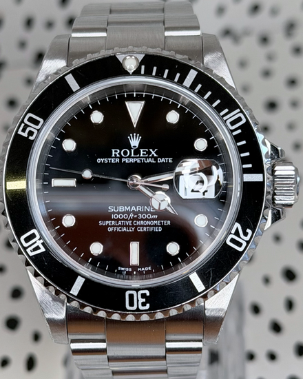 No Reserve - 2001 Rolex Submariner Date 40MM Black Dial Oyster Bracelet (16610)