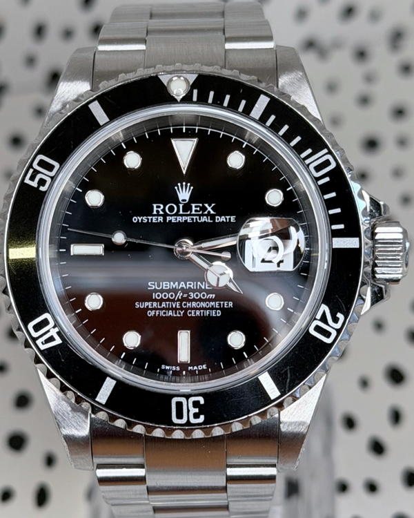 No Reserve - 2001 Rolex Submariner Date 40MM Black Dial Oyster Bracelet (16610)