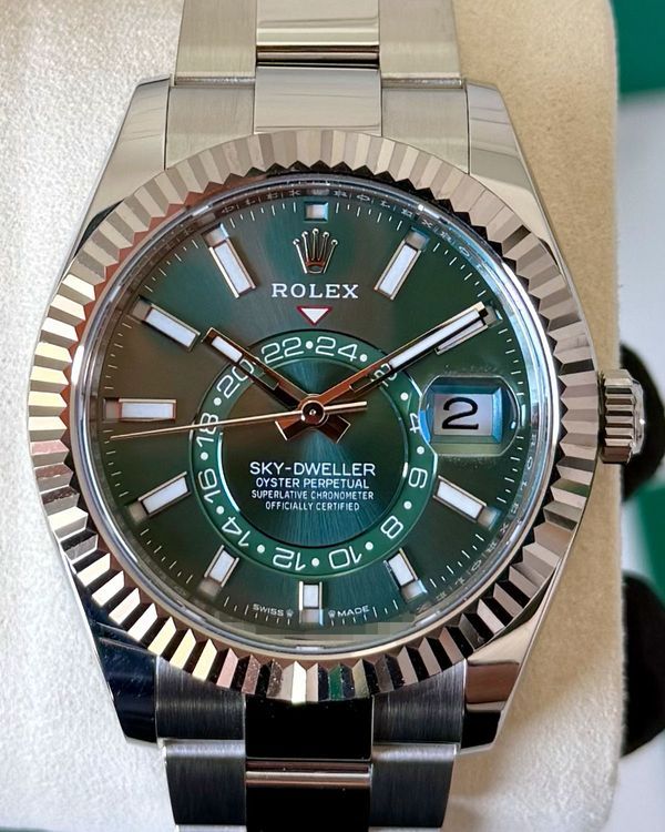 2025 Rolex Sky-Dweller 42MM Green Dial Oyster Bracelet (336934)