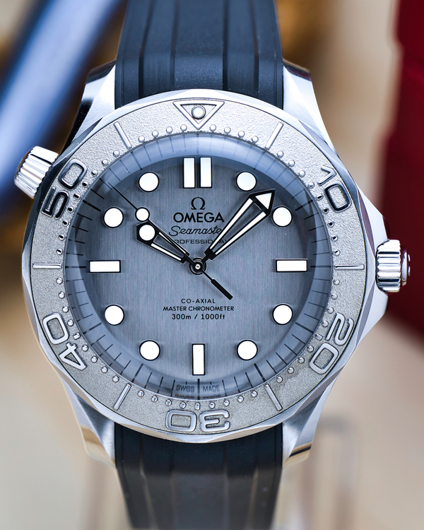 2025 Omega Seamaster Diver 300M 42MM Grey Dial Rubber Strap (210.32.42.20.06.002)