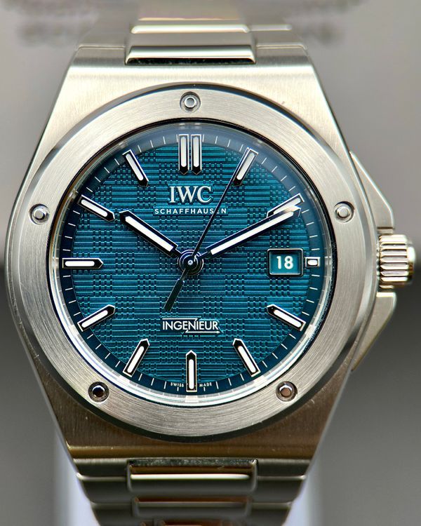 2026 IWC Schaffhausen Ingenieur 40MM Blue Dial Steel Bracelet (IW328903)