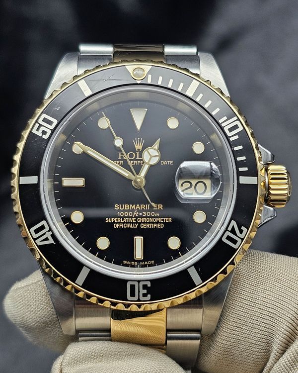 2005 Rolex Submariner Date 40MM Black Dial Two-Tone Oyster Bracelet (16613)