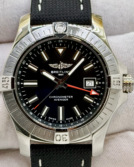 No Reserve - 2025 Breitling Avenger GMT 43MM Black Dial Leather Strap (A32397101B1X2)
