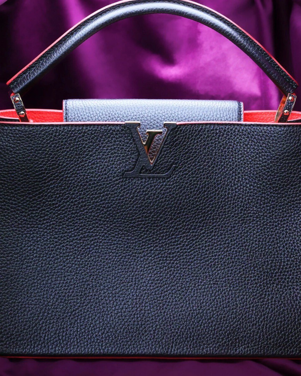 2015 Louis Vuitton Capucines 7 x 10.6IN Leather Brass Hardware Leather Strap (M99509)