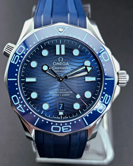 No Reserve - 2025 Omega Seamaster Diver 300M "Summer Blue" 42MM Blue Dial Rubber Strap (210.32.42.20.03.002)