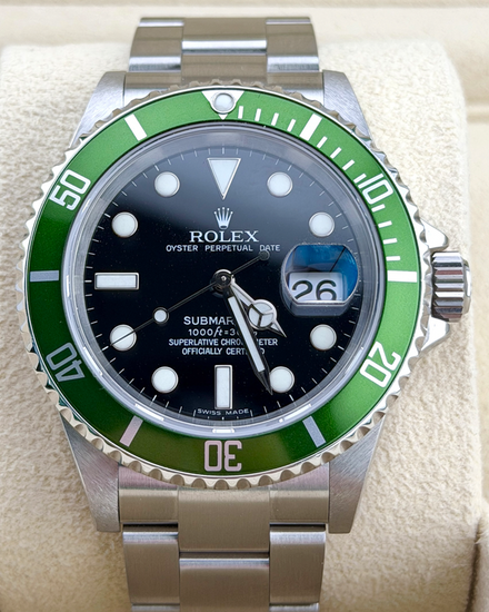 Rolex Submariner Date "Kermit" 40MM Black Dial Oyster Bracelet (16610LV)